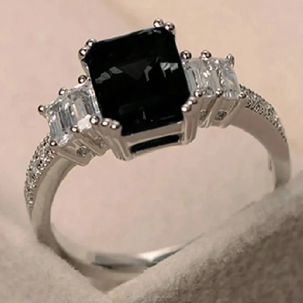 Elegant Black and Silver Ring 7